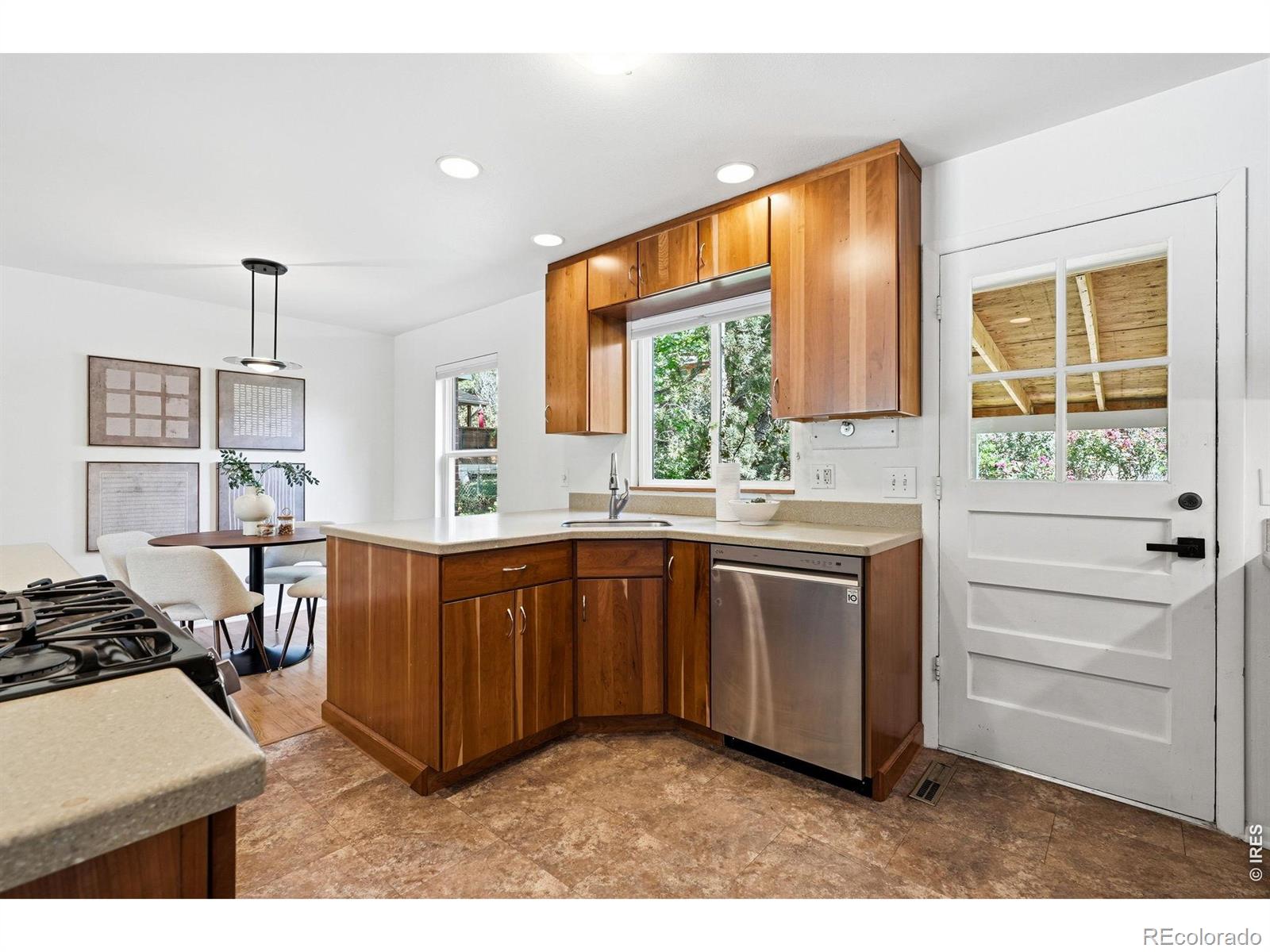 MLS Image #11 for 1305  linden avenue,boulder, Colorado