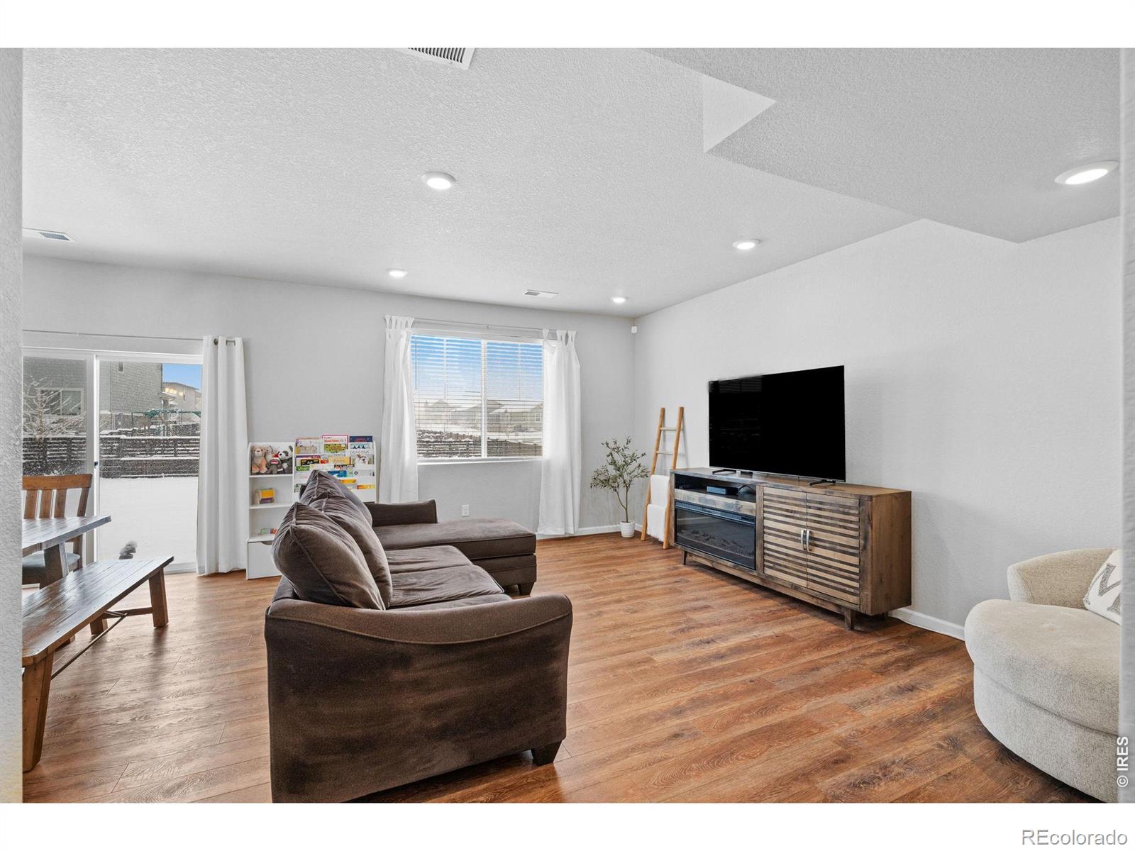 MLS Image #5 for 27074 e archer avenue,aurora, Colorado