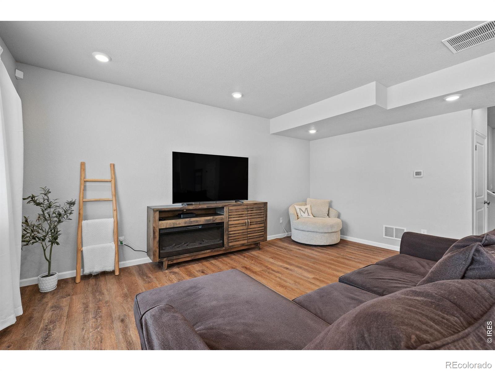 MLS Image #7 for 27074 e archer avenue,aurora, Colorado