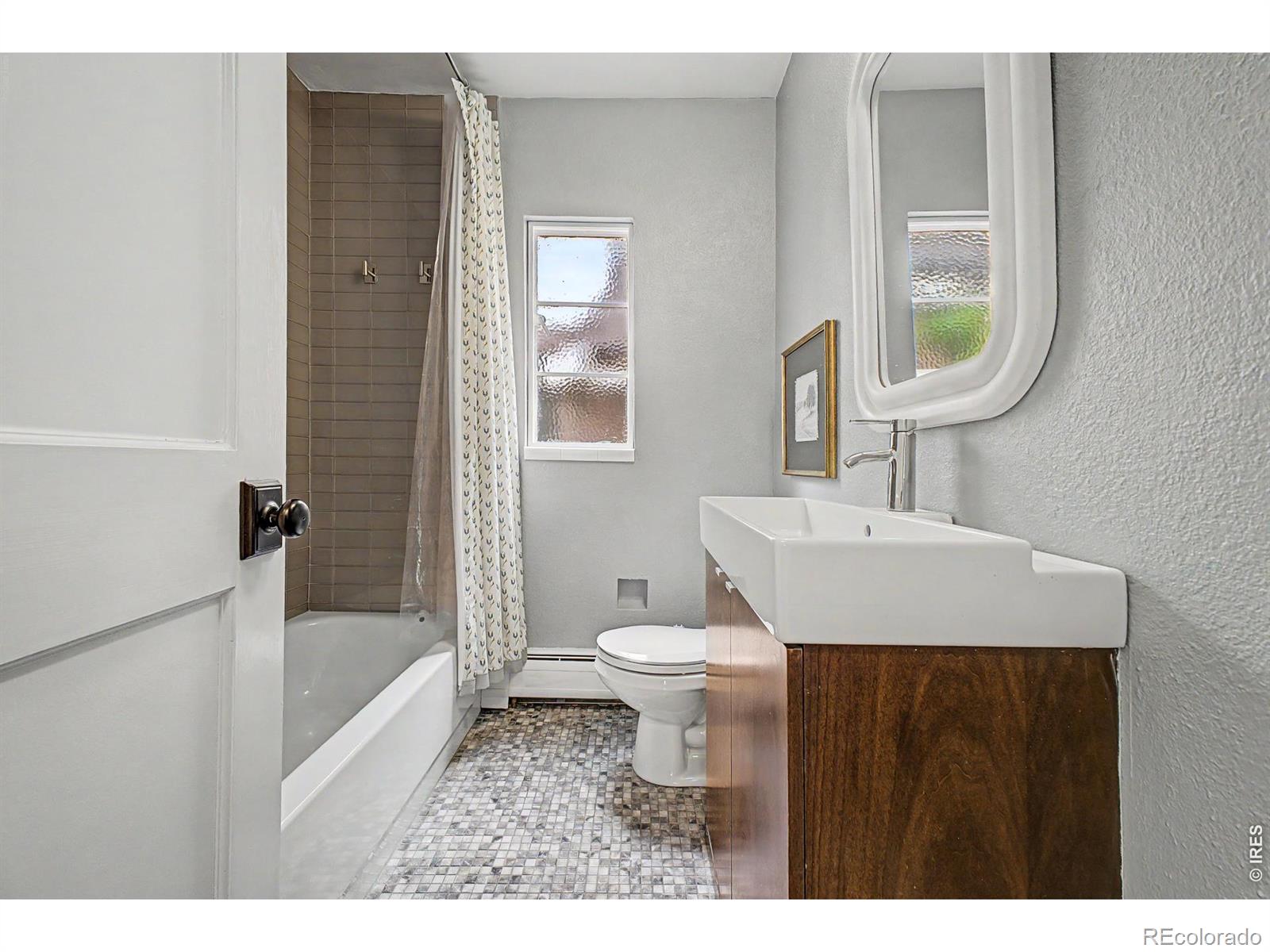 MLS Image #25 for 910 s euclid way,denver, Colorado