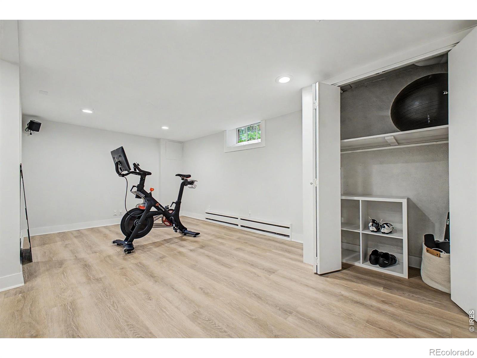 MLS Image #30 for 910 s euclid way,denver, Colorado