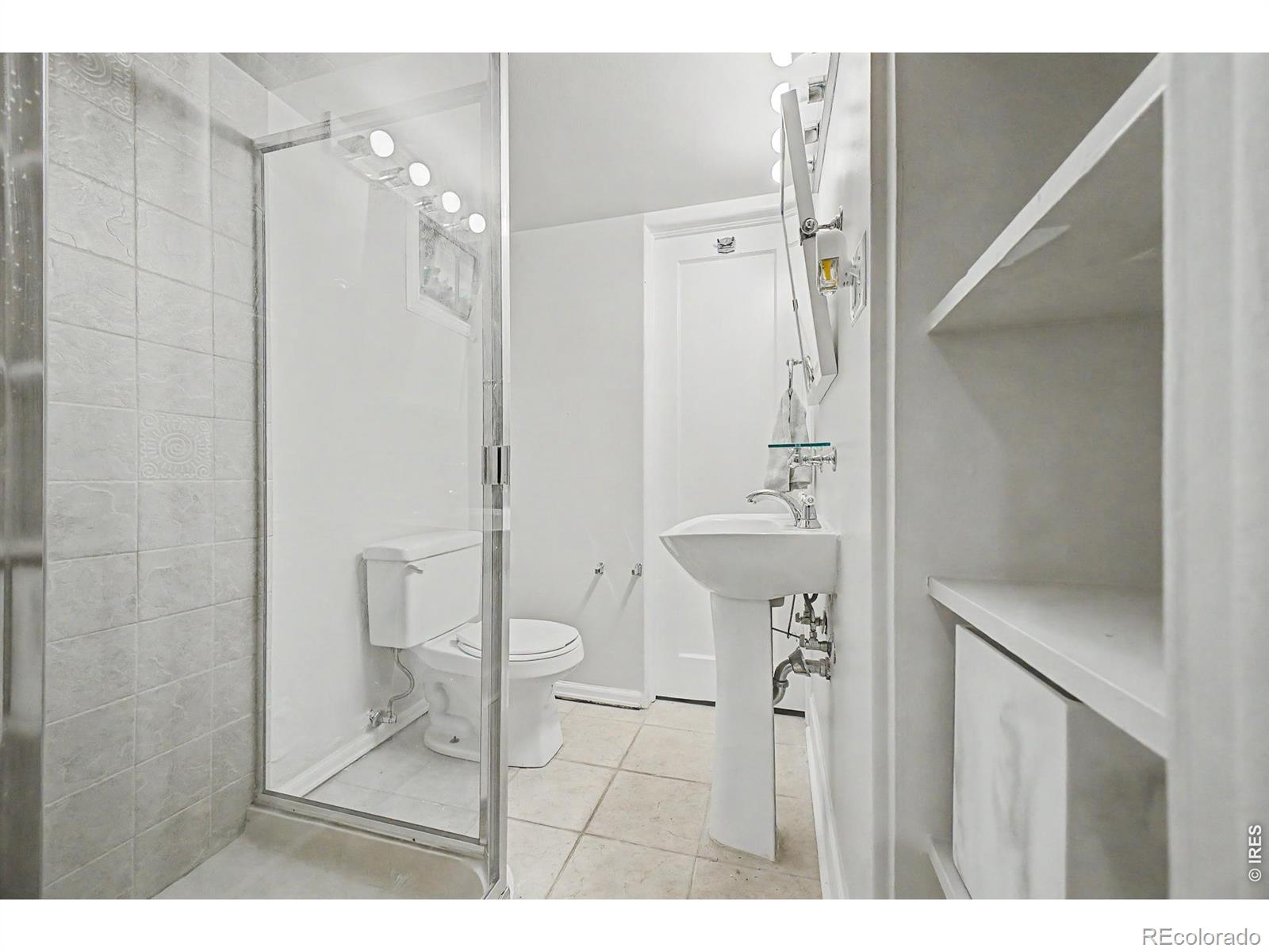 MLS Image #32 for 910 s euclid way,denver, Colorado