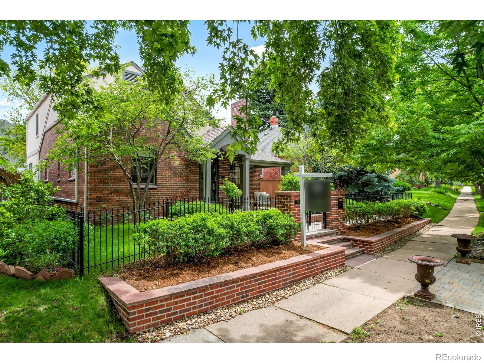 MLS Image #40 for 910 s euclid way,denver, Colorado