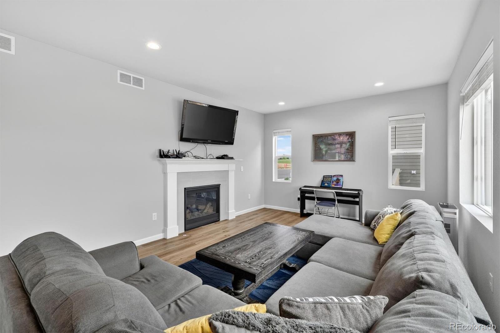 MLS Image #16 for 6563 e 117th court,thornton, Colorado