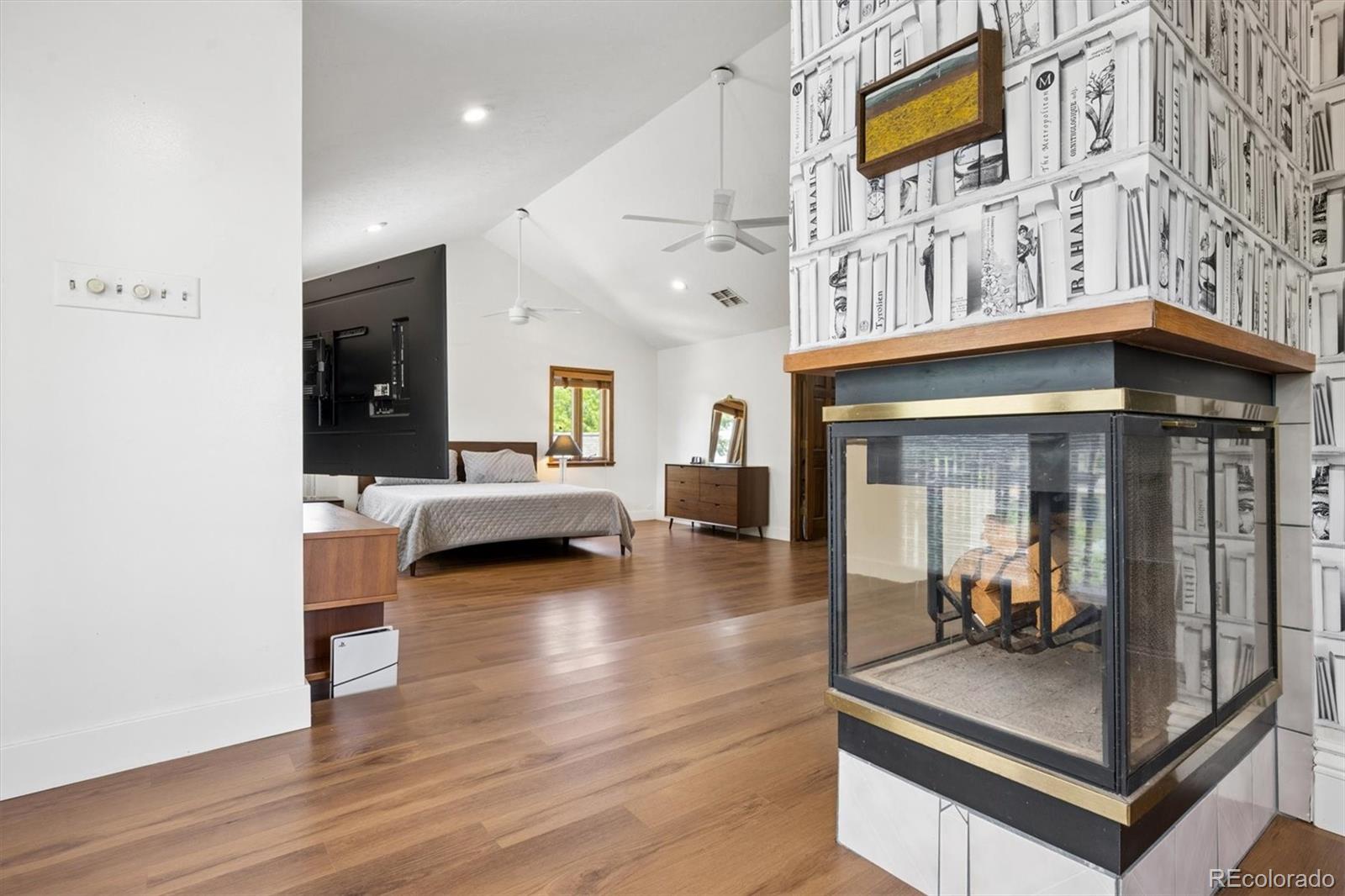 MLS Image #17 for 423  dahlia street,denver, Colorado