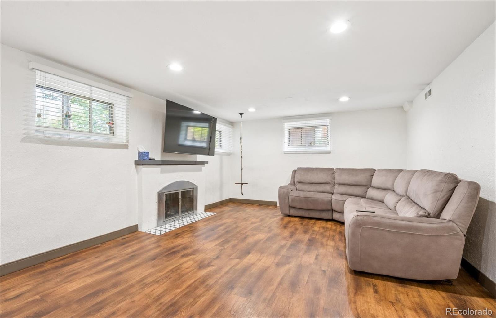 MLS Image #28 for 423  dahlia street,denver, Colorado