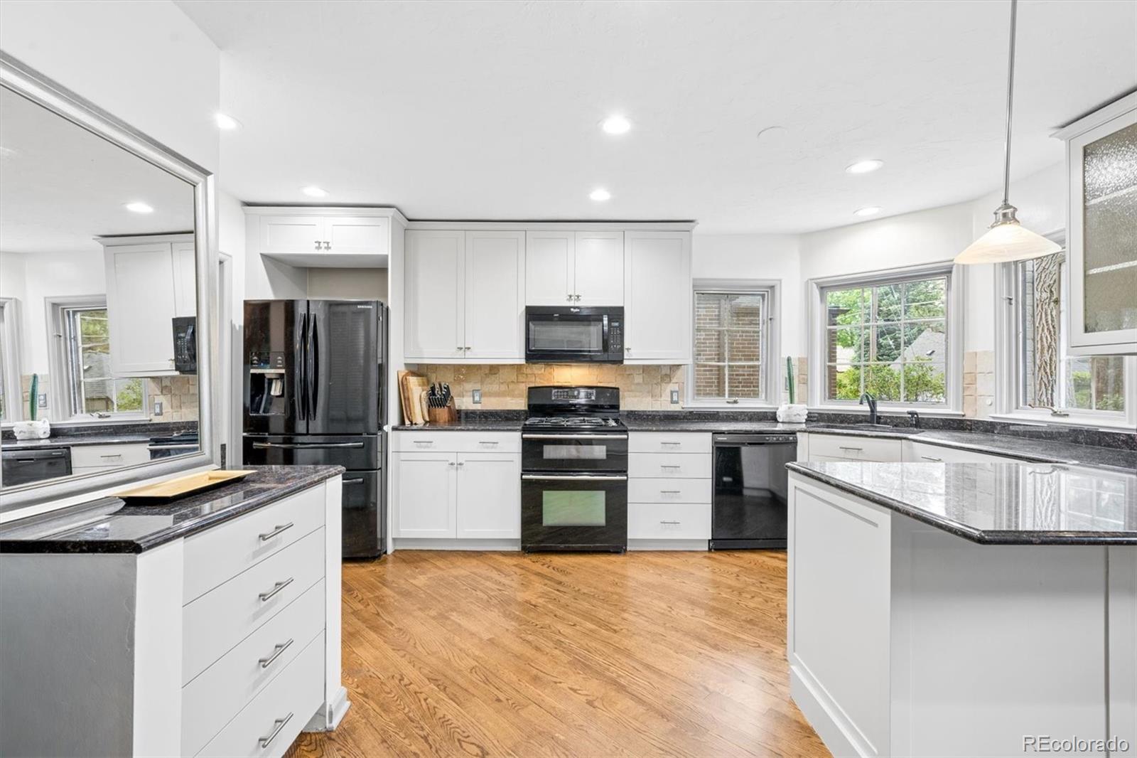 MLS Image #5 for 423  dahlia street,denver, Colorado