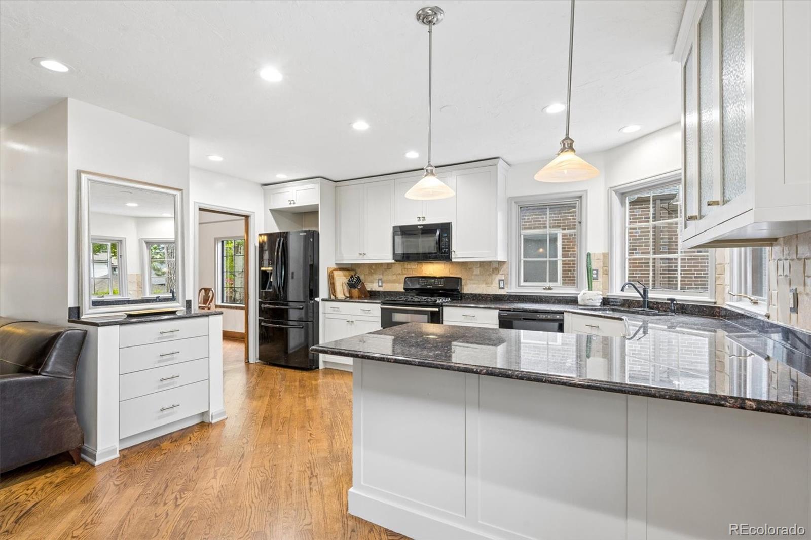 MLS Image #7 for 423  dahlia street,denver, Colorado