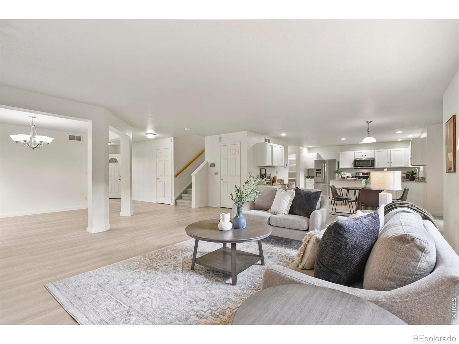 MLS Image #11 for 10039  granby drive,commerce city, Colorado