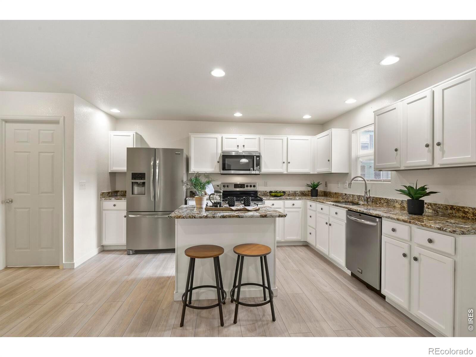 MLS Image #17 for 10039  granby drive,commerce city, Colorado