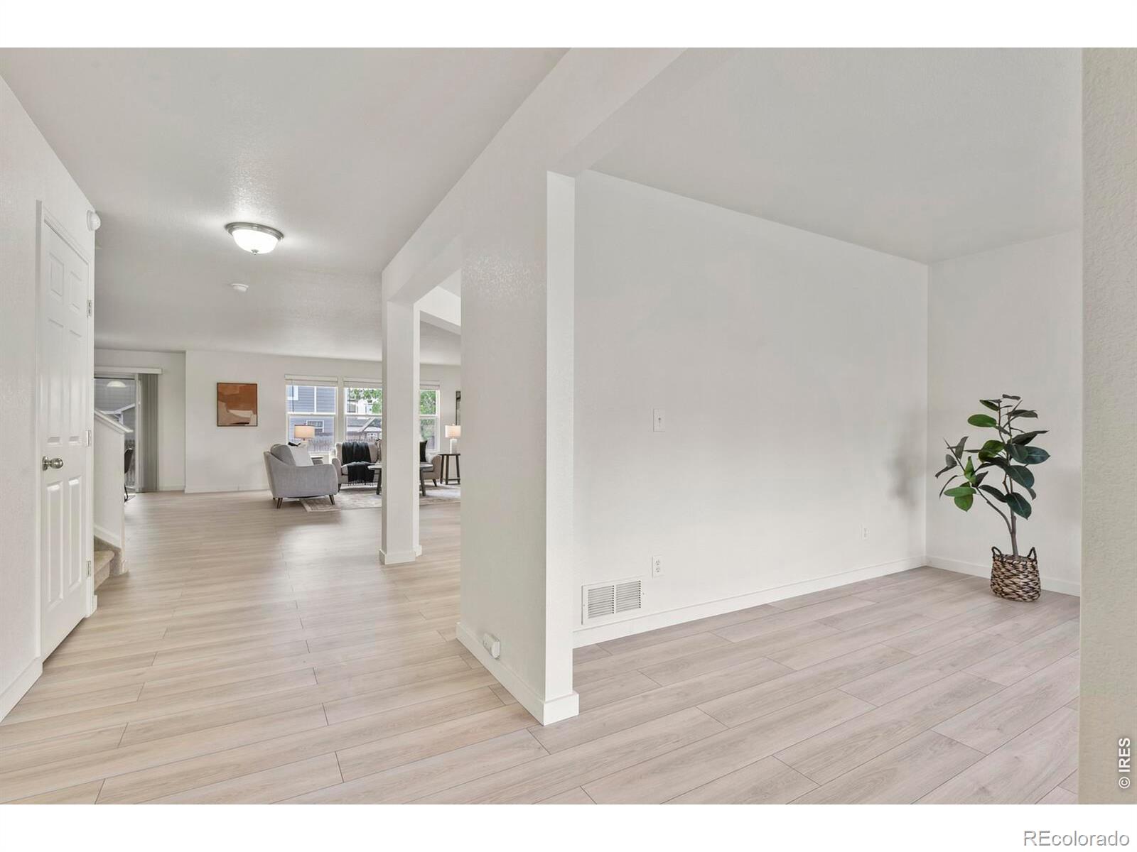 MLS Image #2 for 10039  granby drive,commerce city, Colorado
