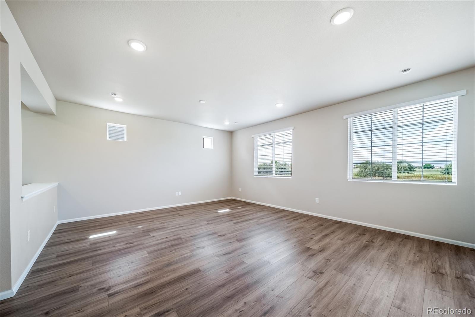 MLS Image #11 for 28655 e 4th place,watkins, Colorado