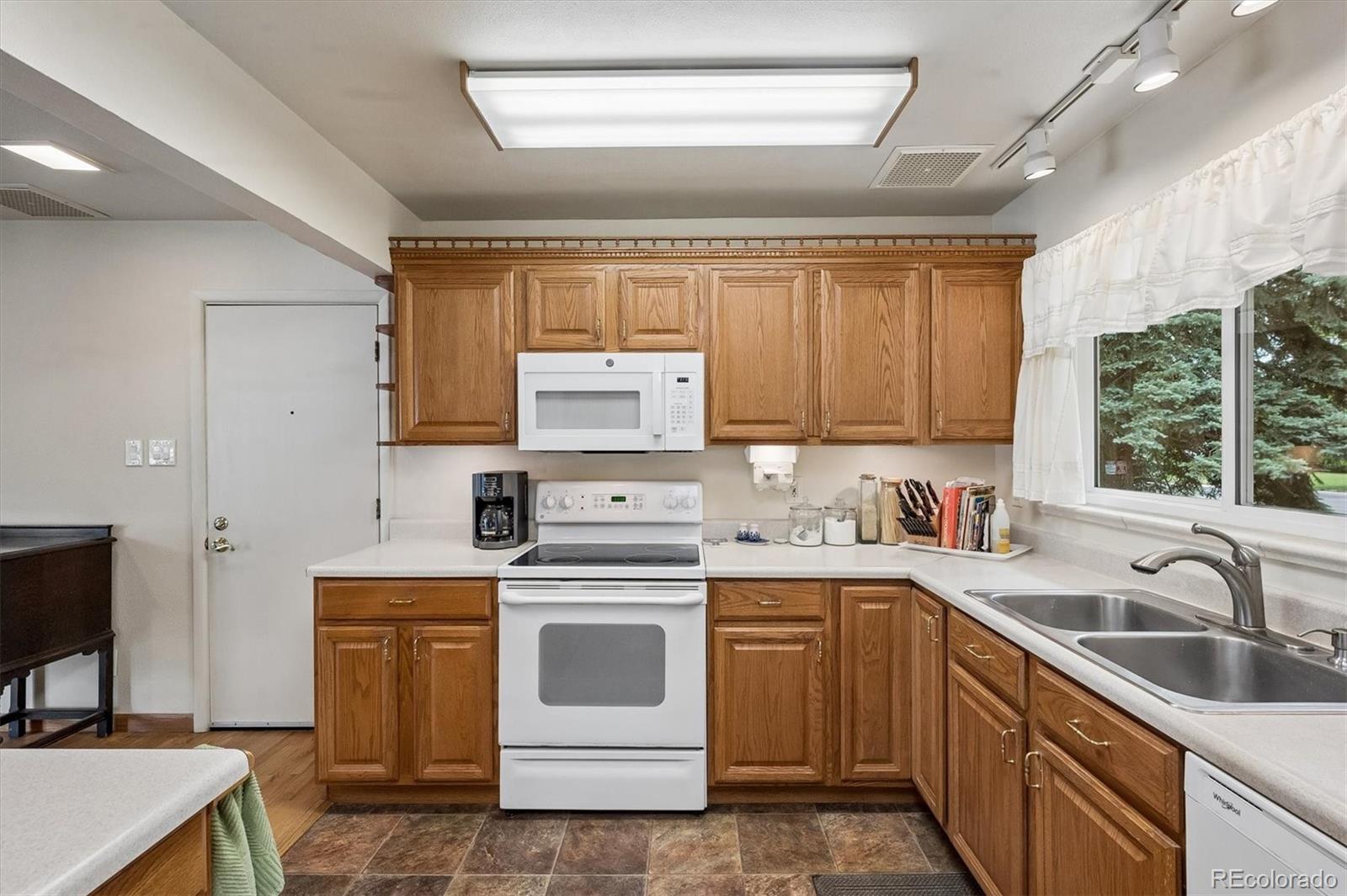 MLS Image #10 for 273  lima street,aurora, Colorado