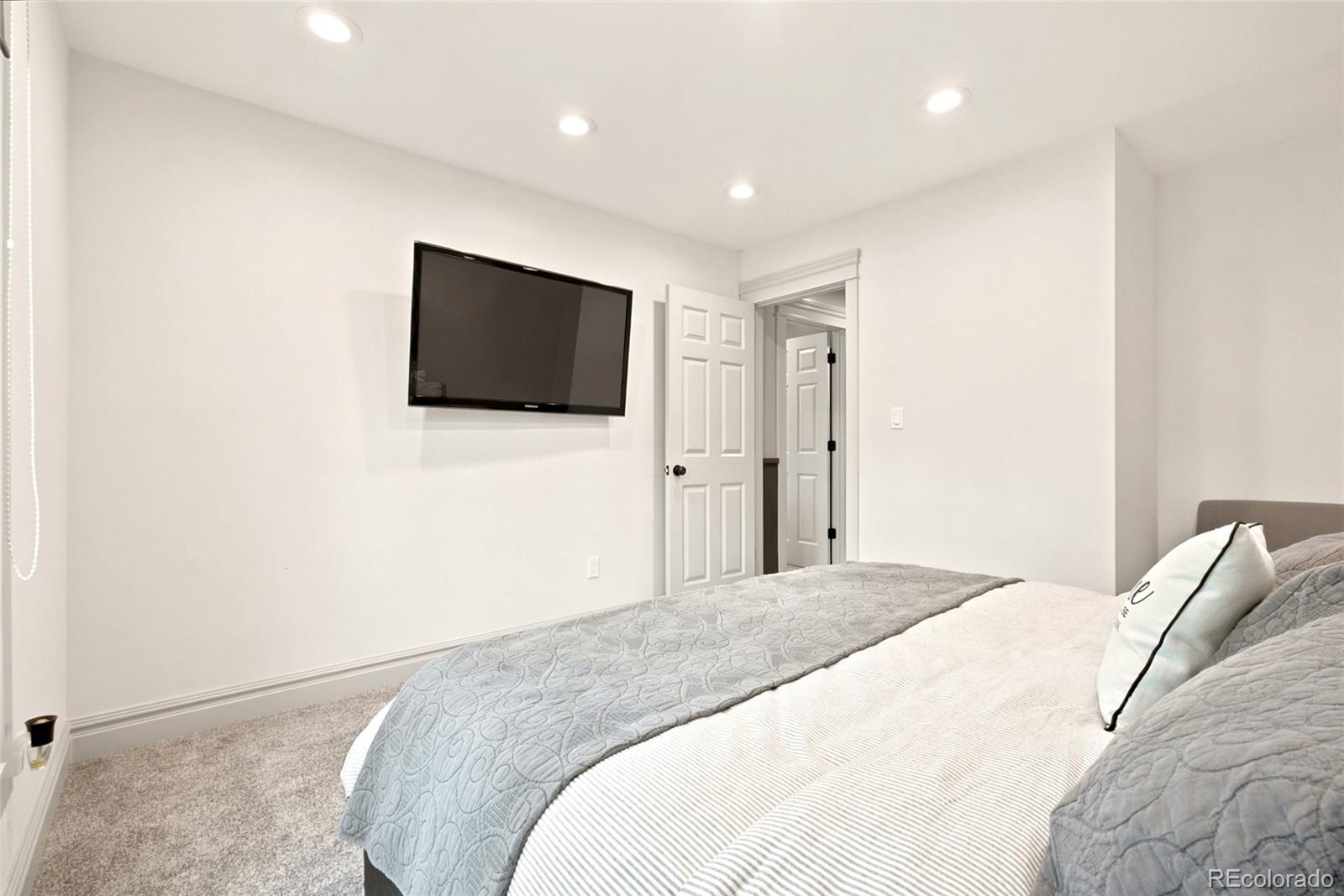MLS Image #18 for 3545 s elkhart street,aurora, Colorado