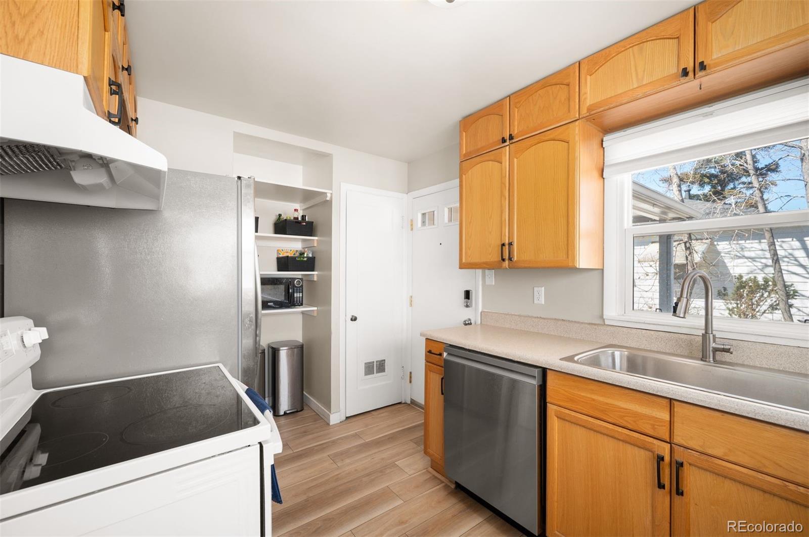 MLS Image #8 for 729 s osage street,denver, Colorado