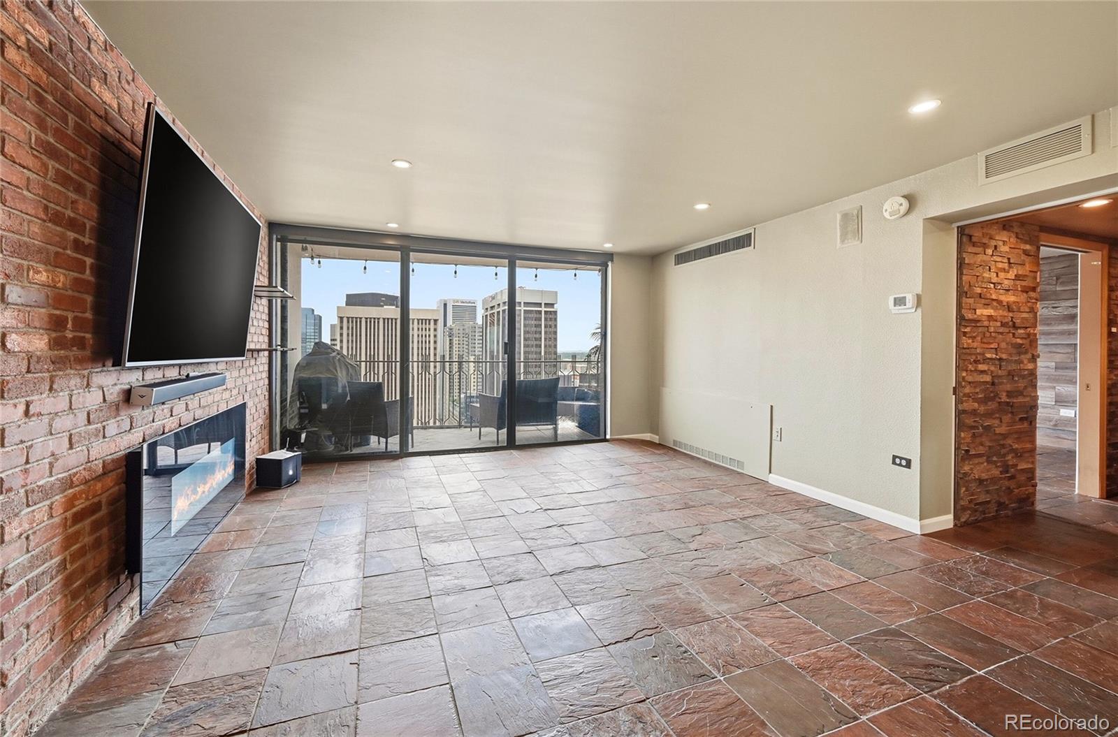 MLS Image #2 for 1020  15th street,denver, Colorado