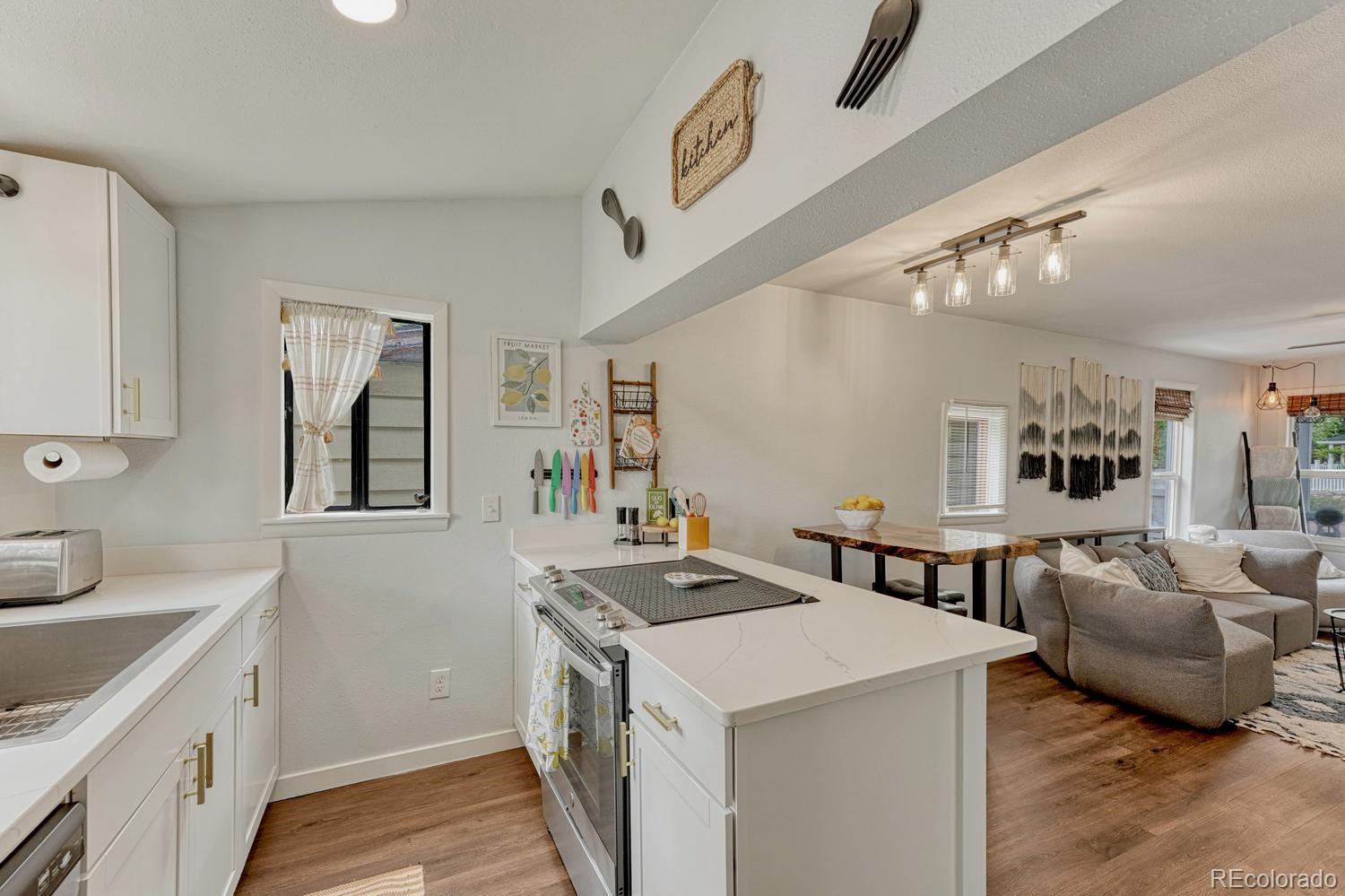 MLS Image #13 for 705 n corona street,colorado springs, Colorado