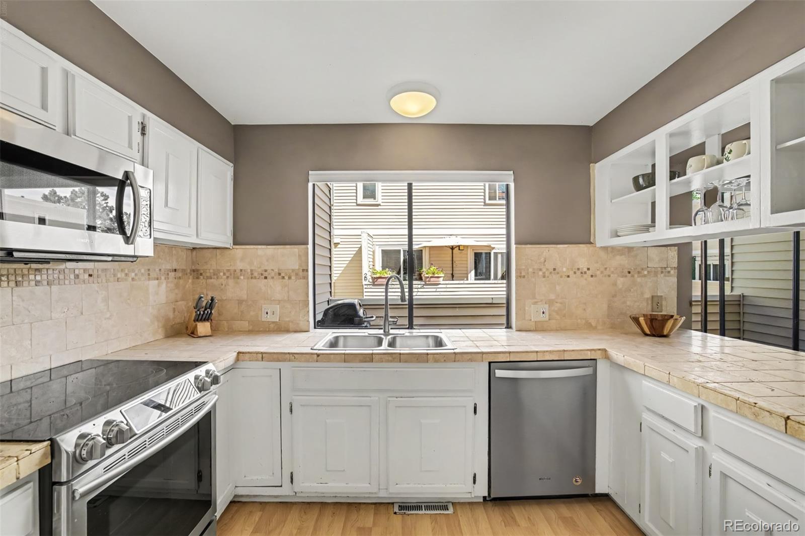 MLS Image #13 for 1050 s monaco street parkway,denver, Colorado