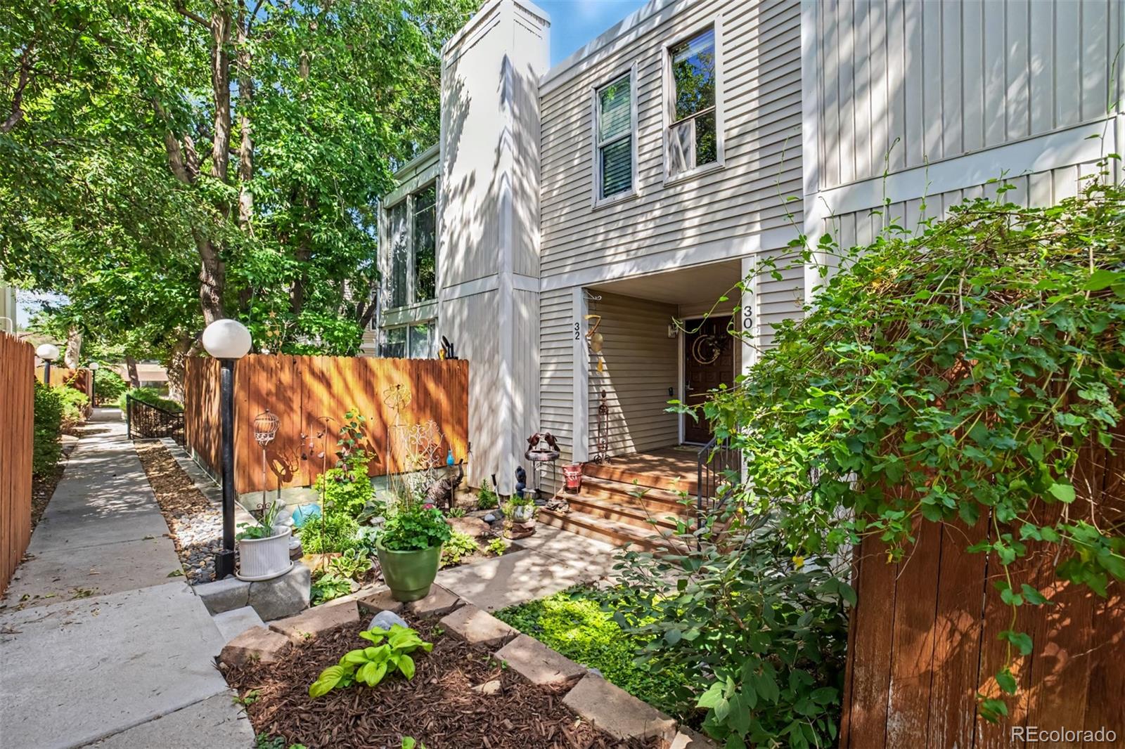 MLS Image #2 for 1050 s monaco street parkway,denver, Colorado