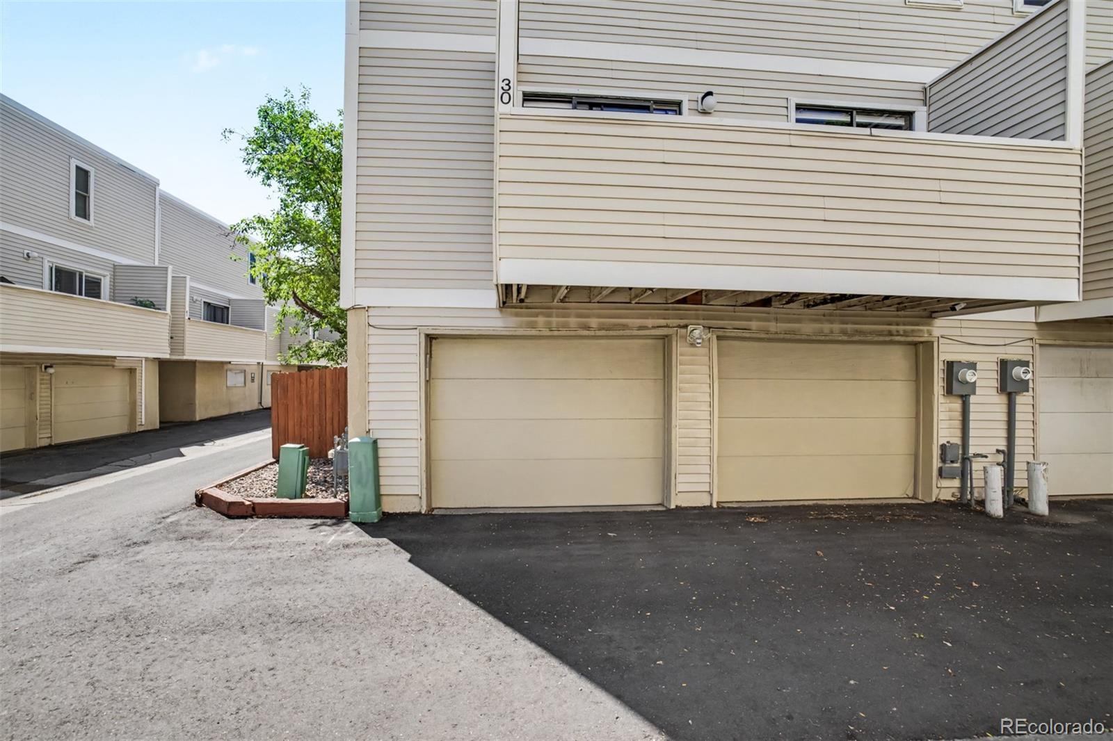 MLS Image #38 for 1050 s monaco street parkway,denver, Colorado