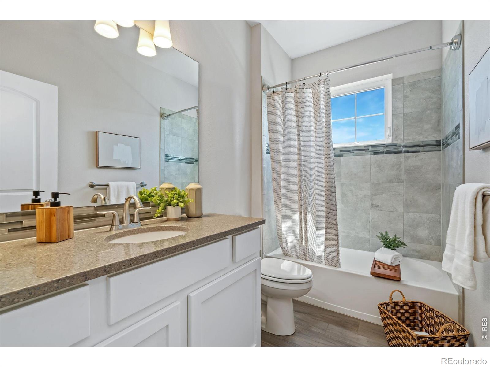 MLS Image #14 for 2556  des moines drive,fort collins, Colorado