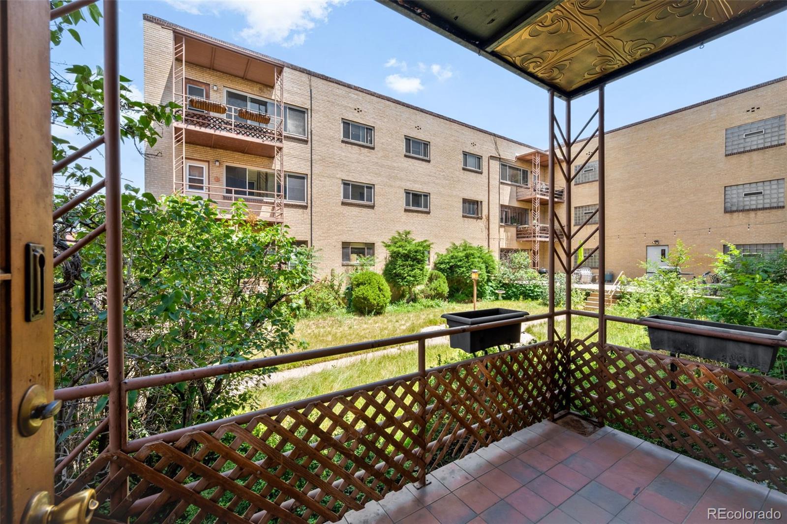 MLS Image #11 for 1175 n emerson street 111,denver, Colorado