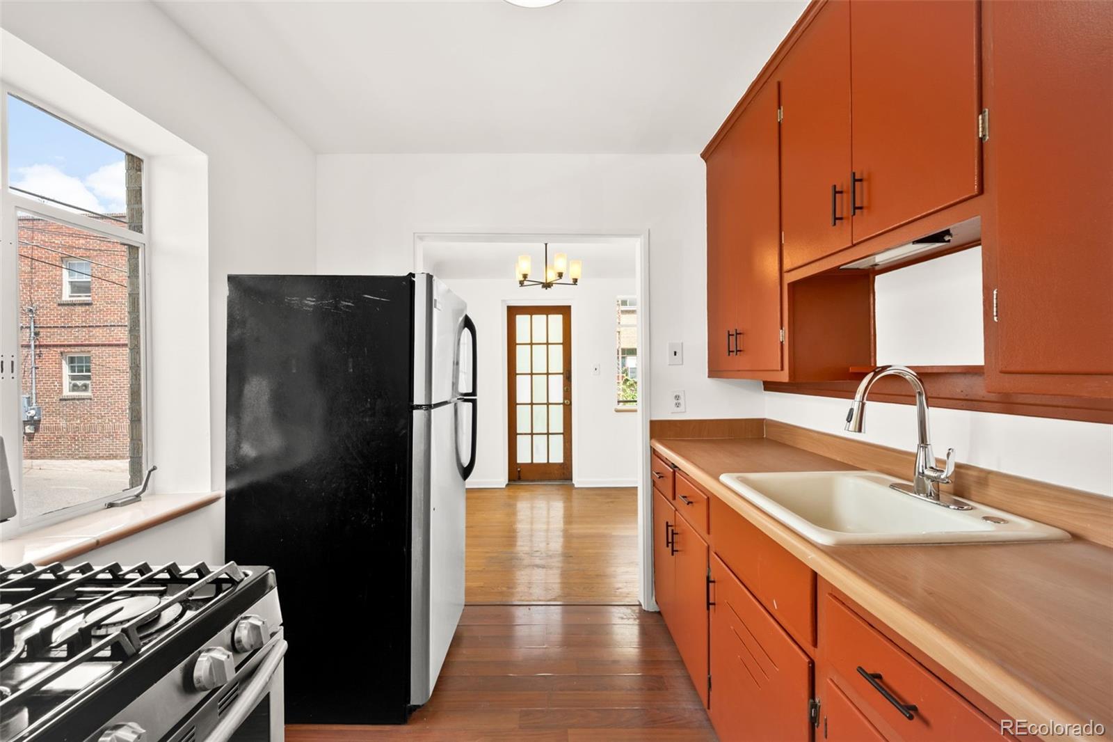 MLS Image #5 for 1175 n emerson street 111,denver, Colorado
