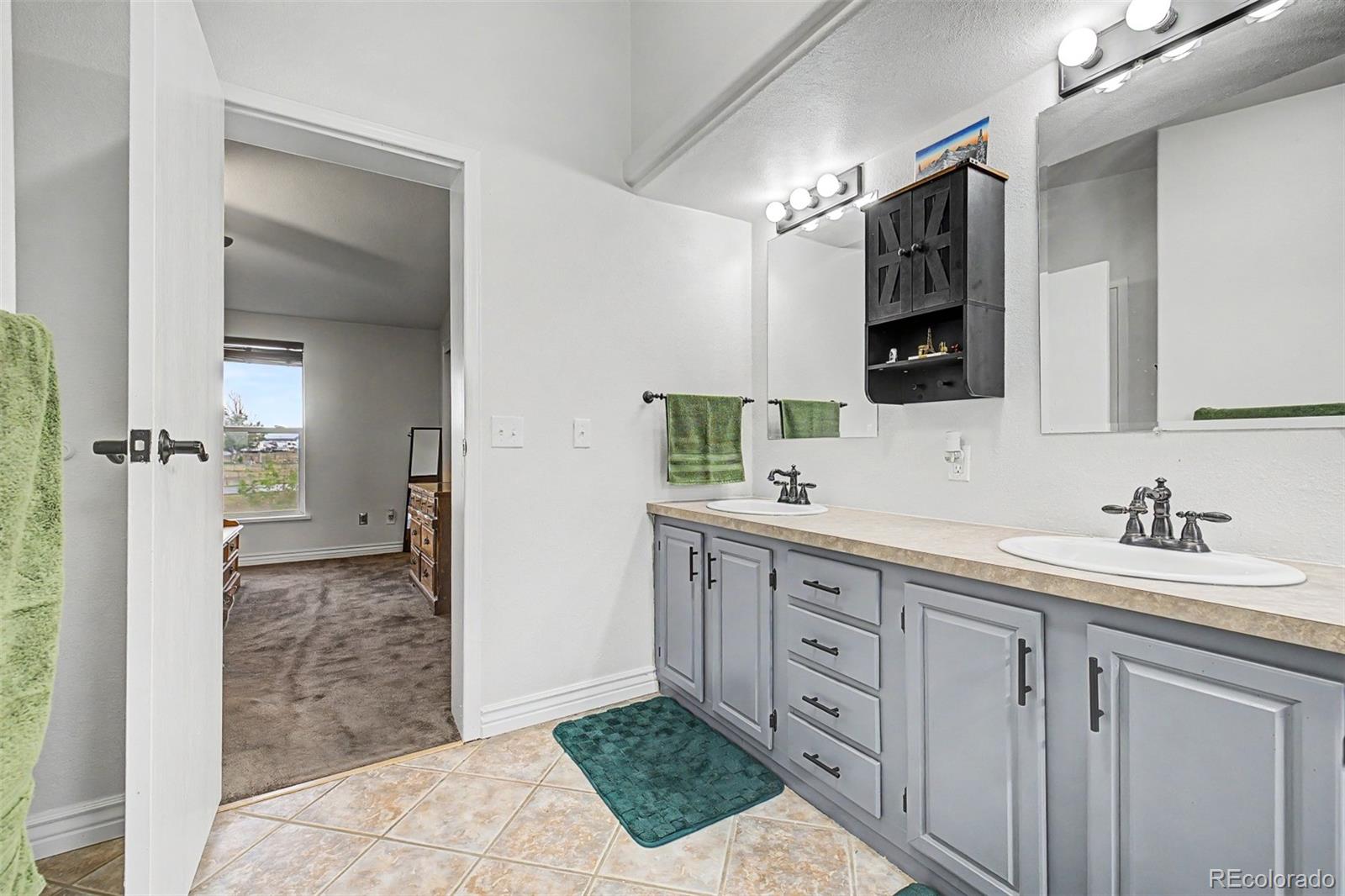 MLS Image #18 for 58117 e 42nd drive,strasburg, Colorado