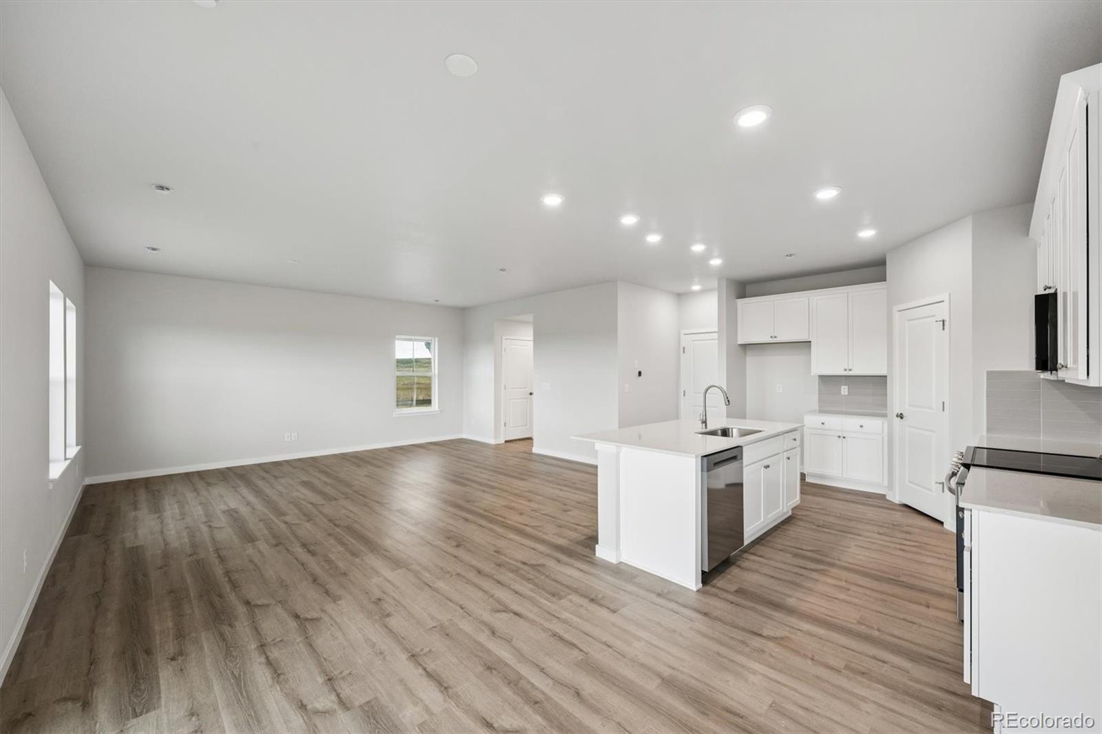 MLS Image #12 for 9354  danube street,commerce city, Colorado