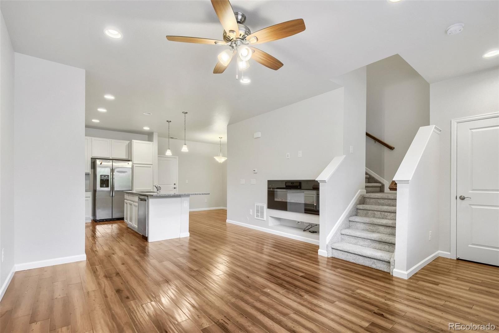MLS Image #3 for 508 e dry creek place,littleton, Colorado