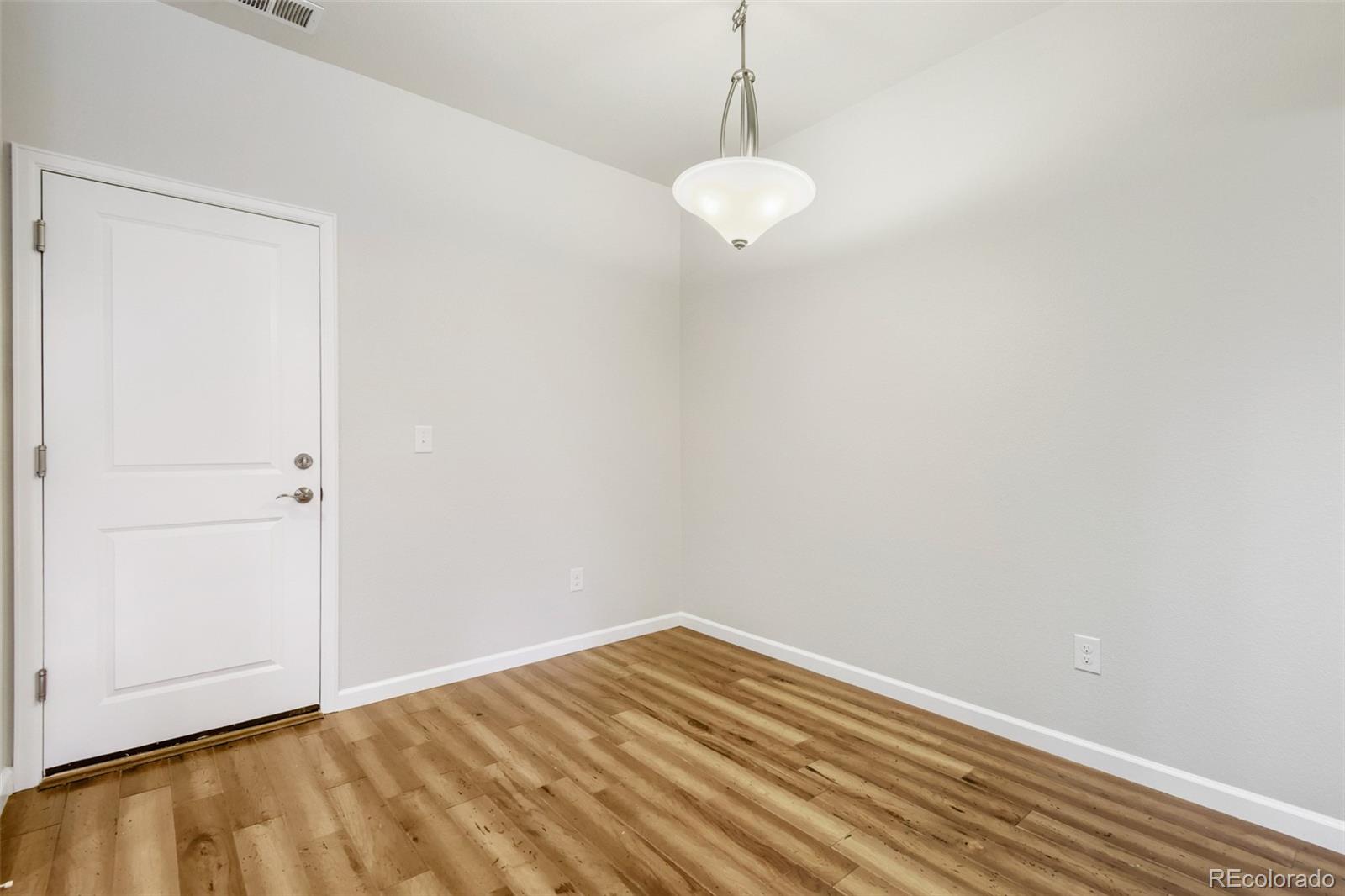 MLS Image #4 for 508 e dry creek place,littleton, Colorado