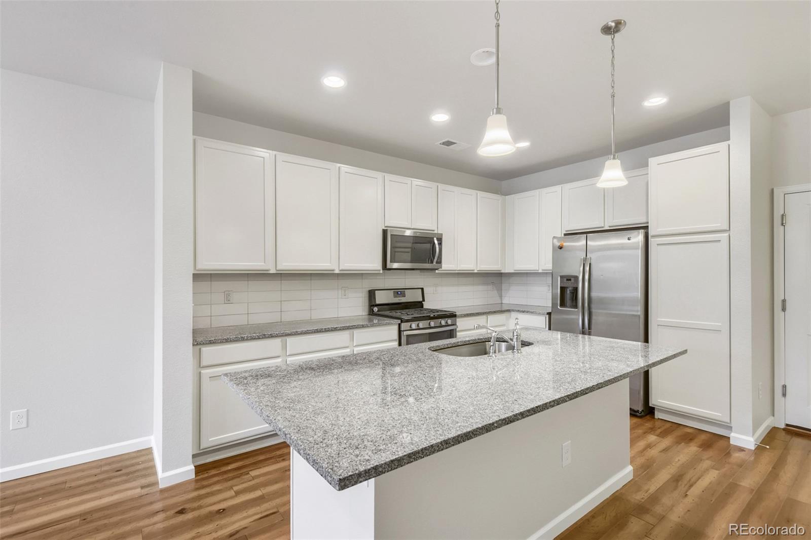 MLS Image #6 for 508 e dry creek place,littleton, Colorado
