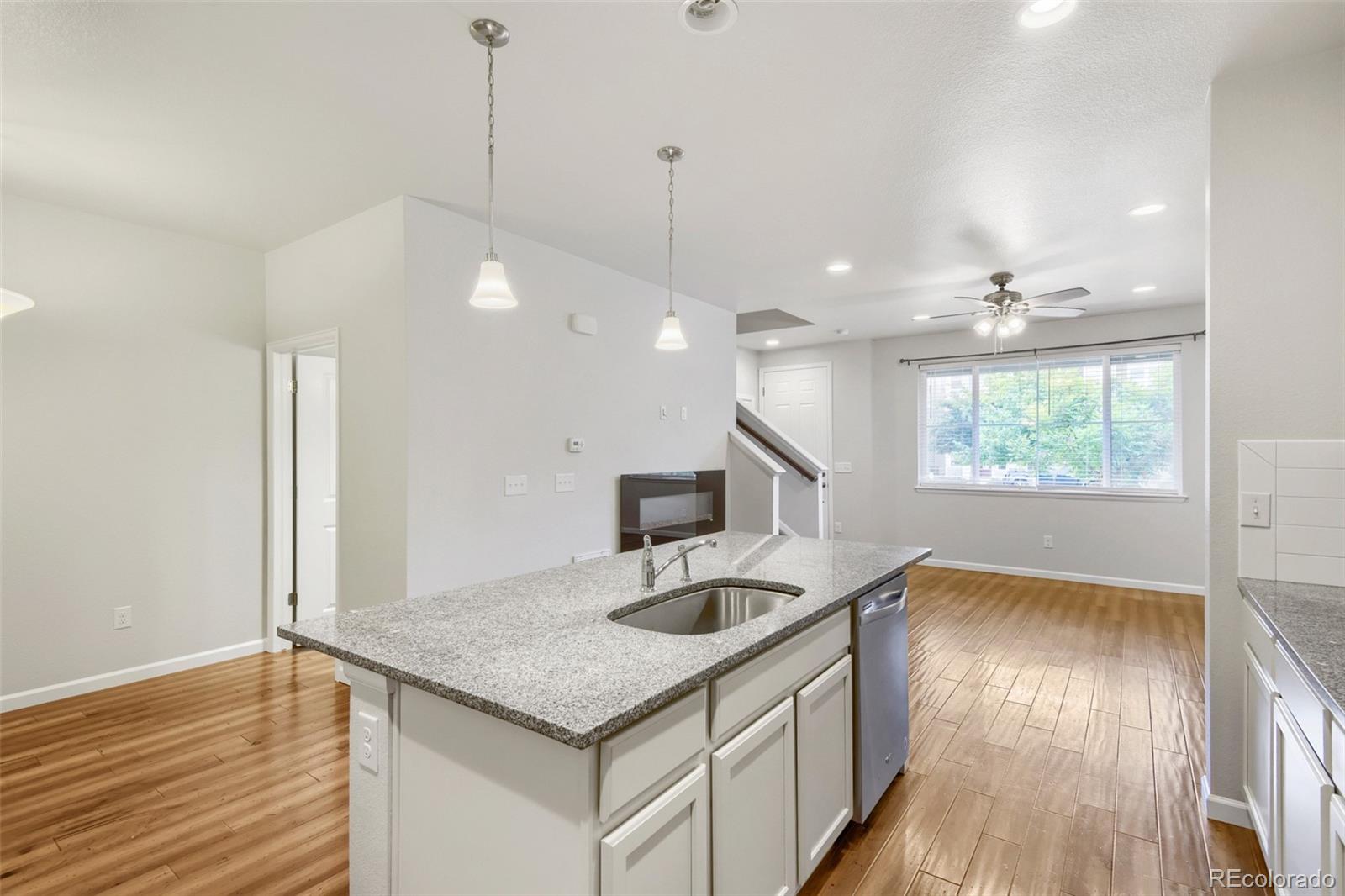 MLS Image #8 for 508 e dry creek place,littleton, Colorado