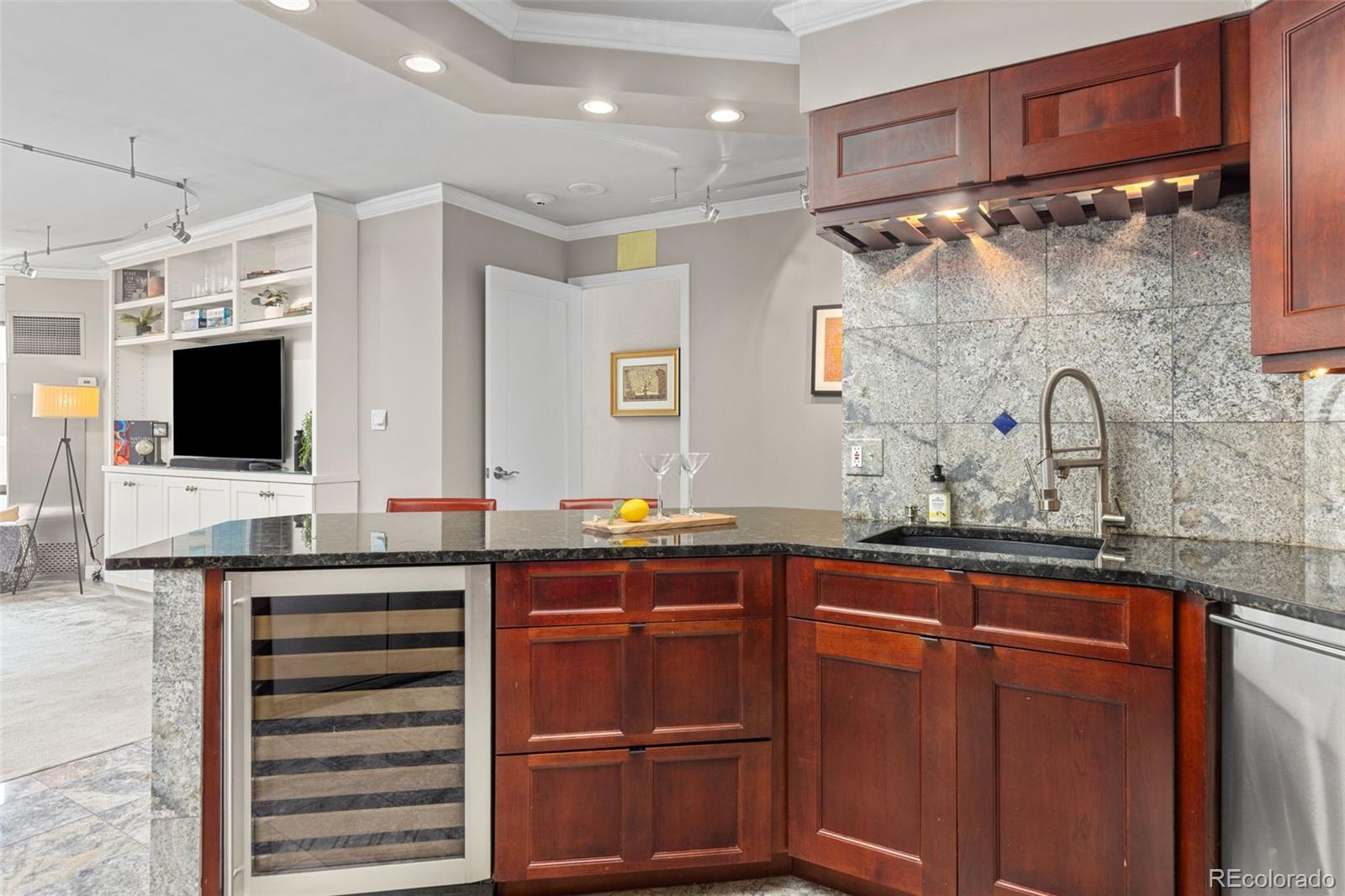 MLS Image #10 for 1625  larimer street,denver, Colorado