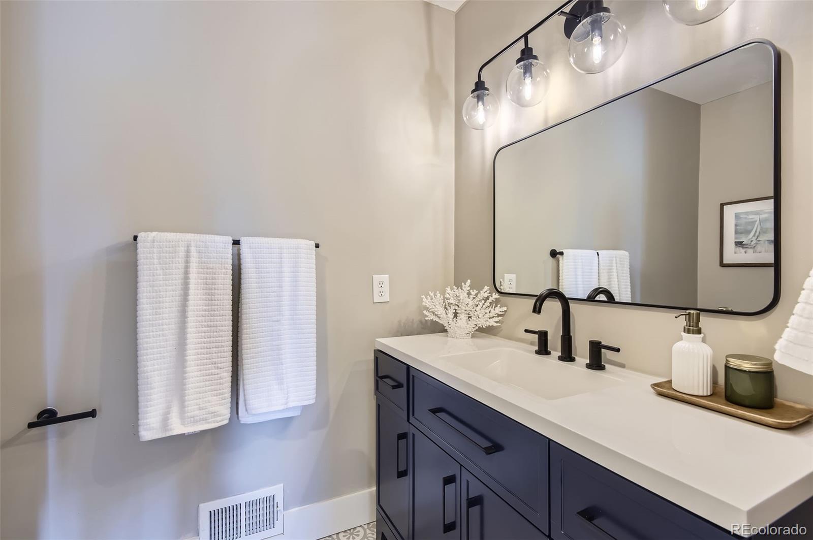 MLS Image #17 for 3576 s holly street,denver, Colorado