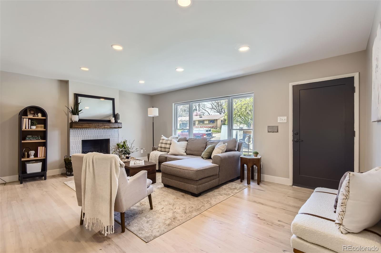 MLS Image #3 for 3576 s holly street,denver, Colorado