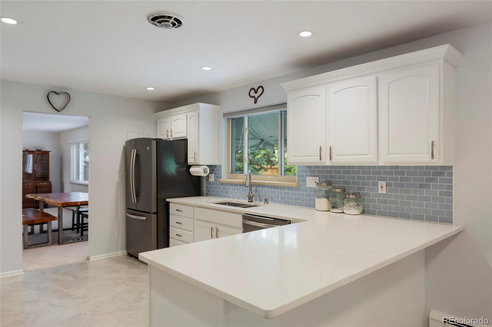 MLS Image #11 for 2541 s kearney street,denver, Colorado