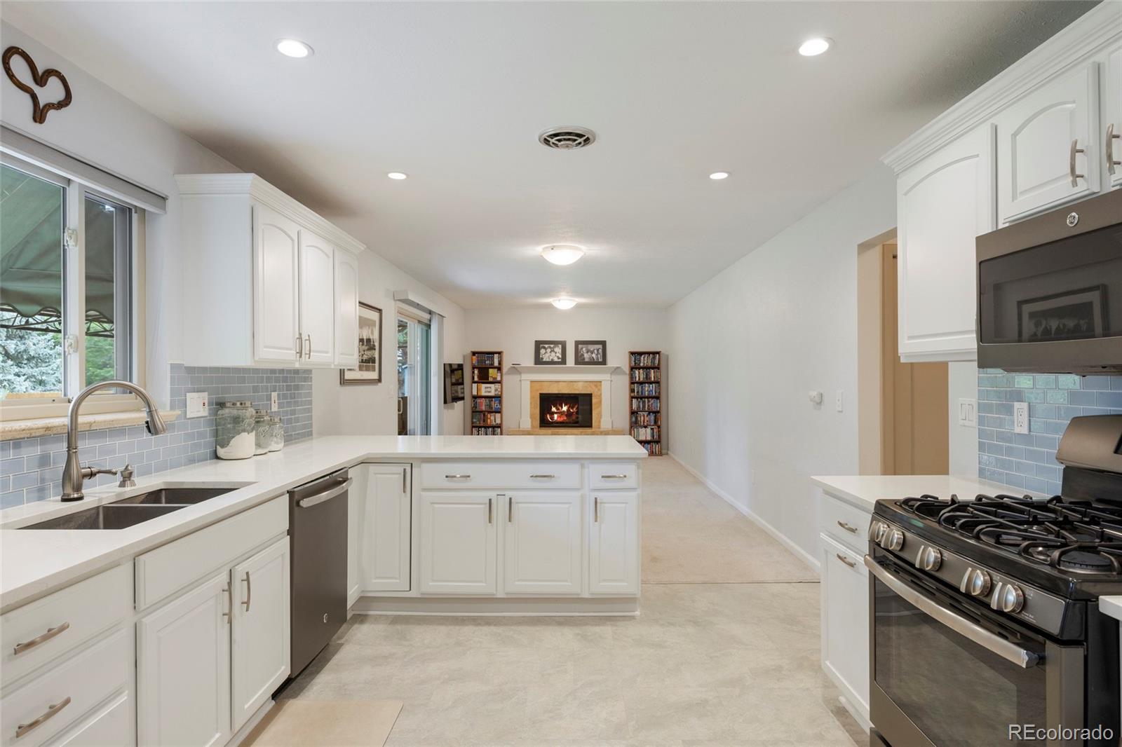 MLS Image #7 for 2541 s kearney street,denver, Colorado