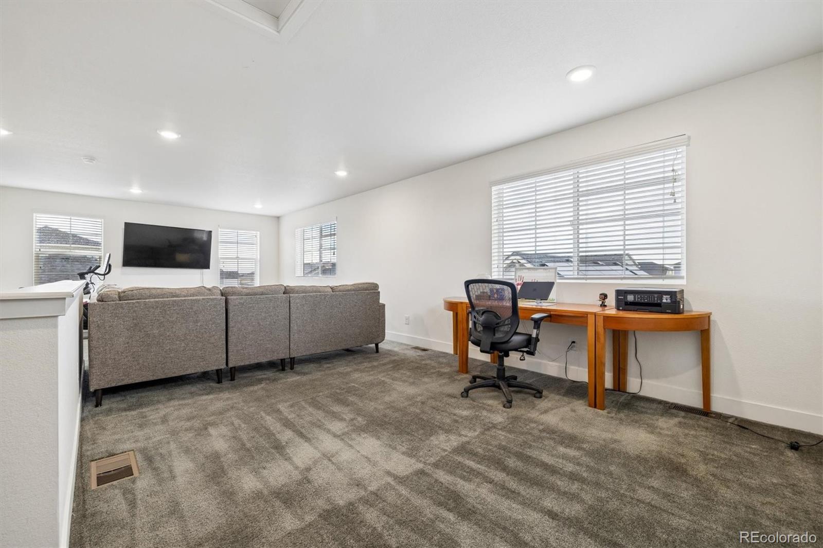 MLS Image #18 for 221 s oak hill street,aurora, Colorado