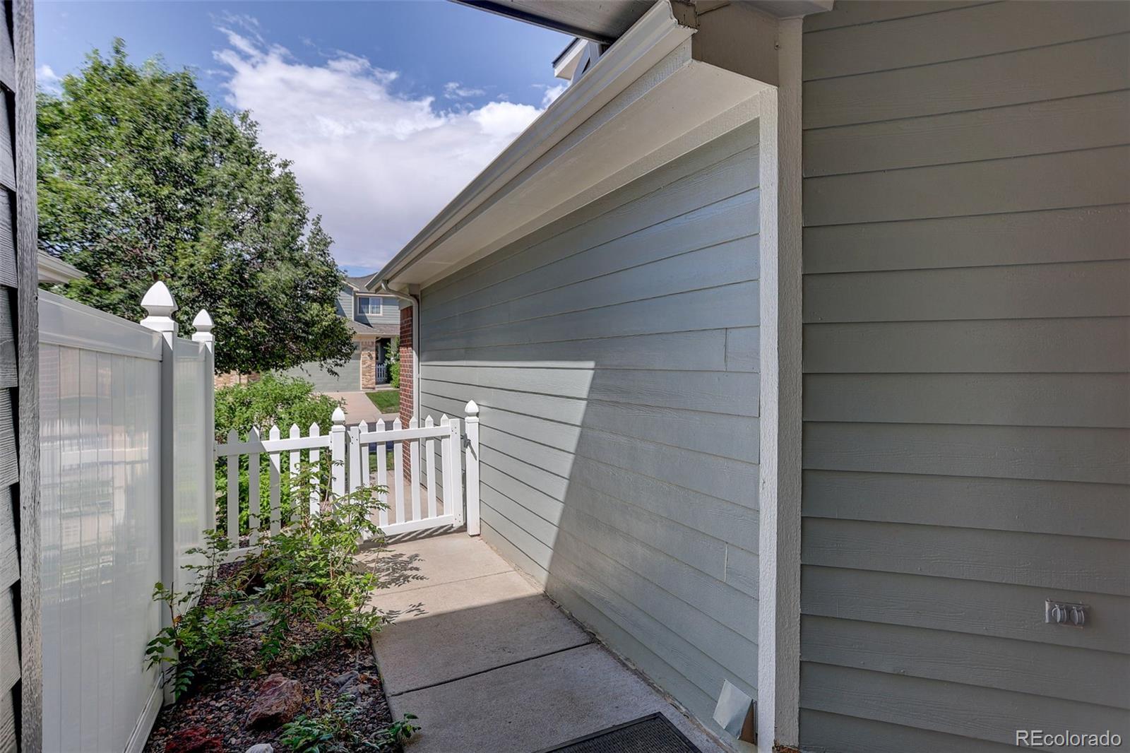 MLS Image #3 for 20426 e orchard place,centennial, Colorado