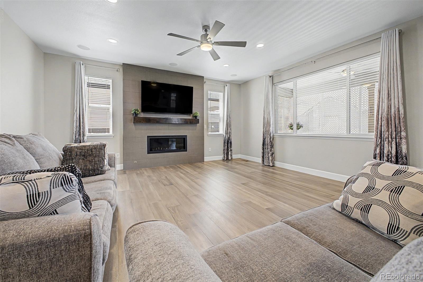 MLS Image #9 for 9805  ceylon court,commerce city, Colorado