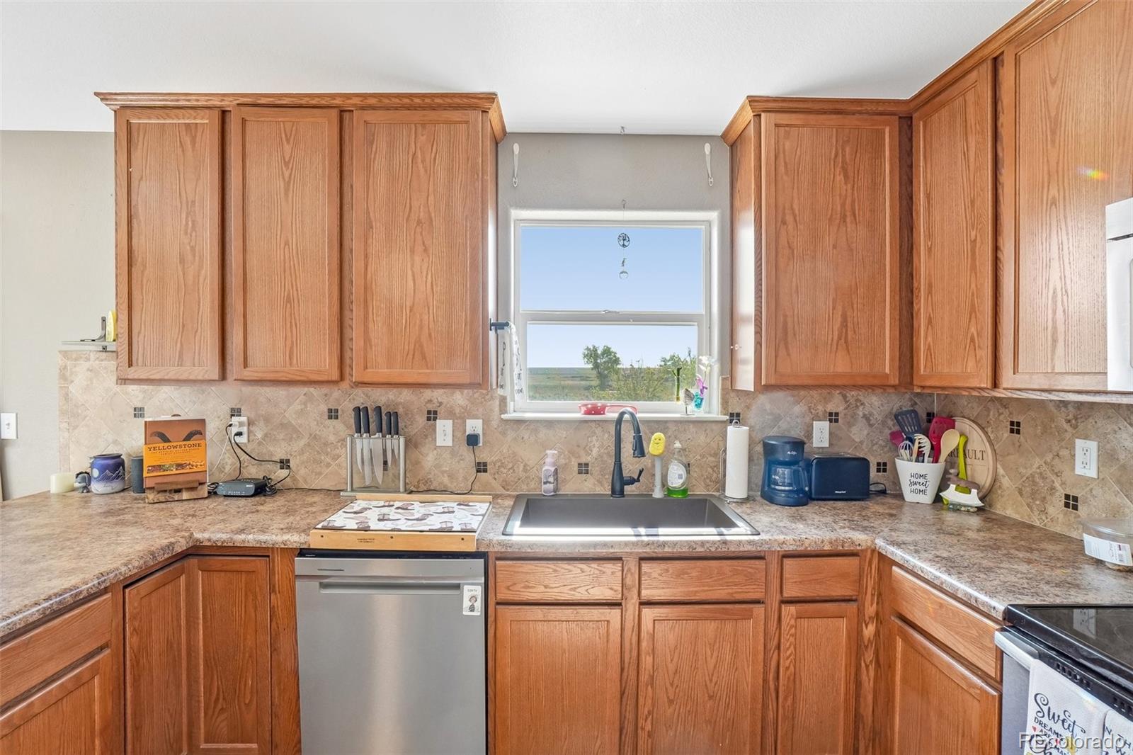 MLS Image #12 for 2344  basil street,strasburg, Colorado
