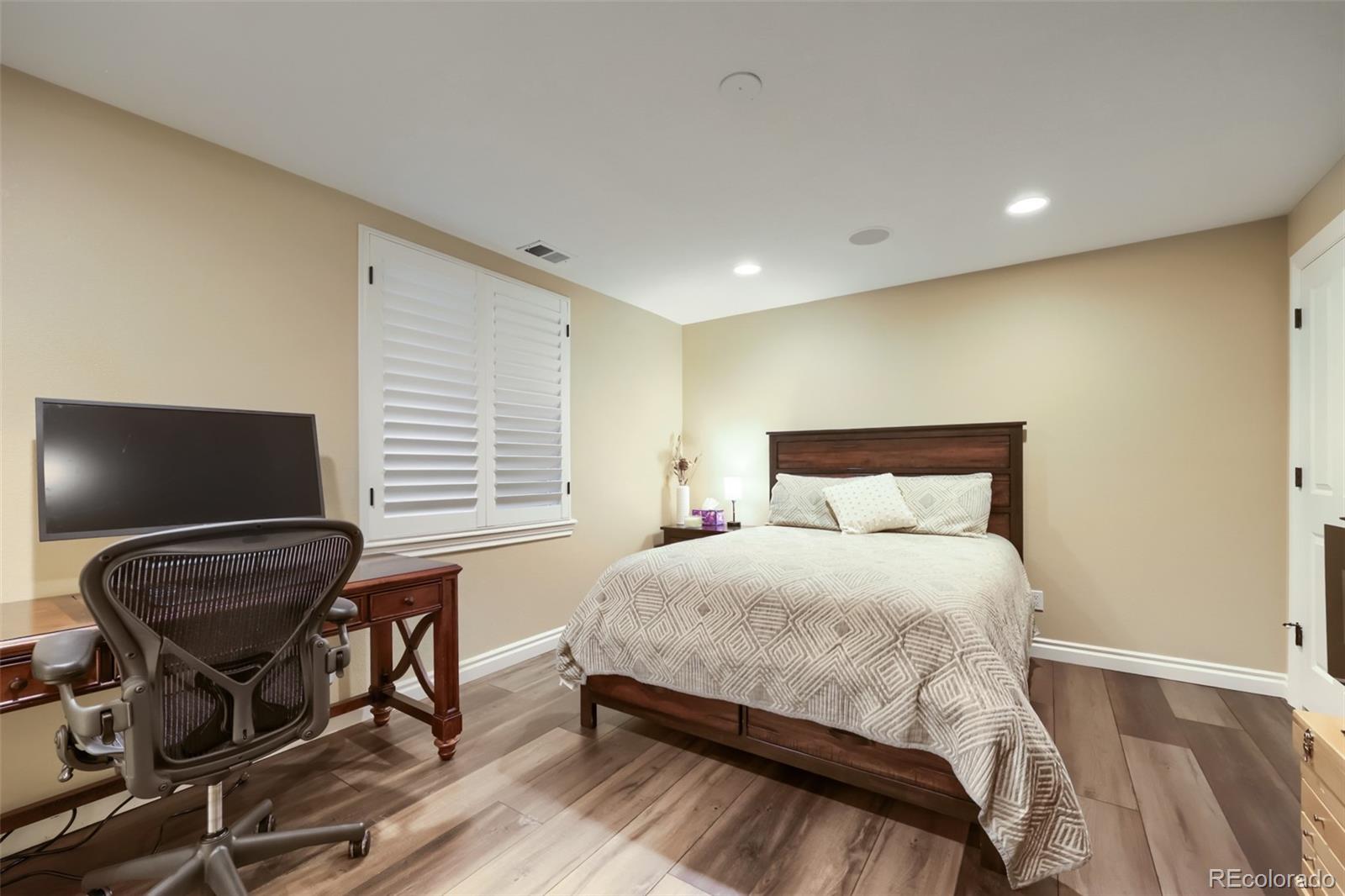 MLS Image #26 for 10 s madison street,denver, Colorado