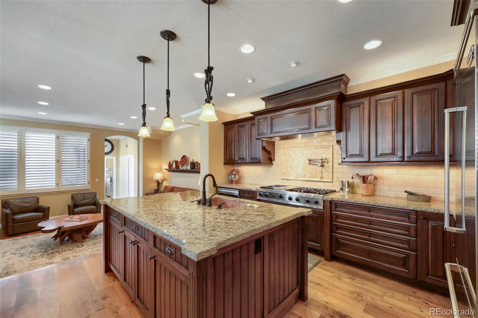 MLS Image #7 for 10 s madison street,denver, Colorado