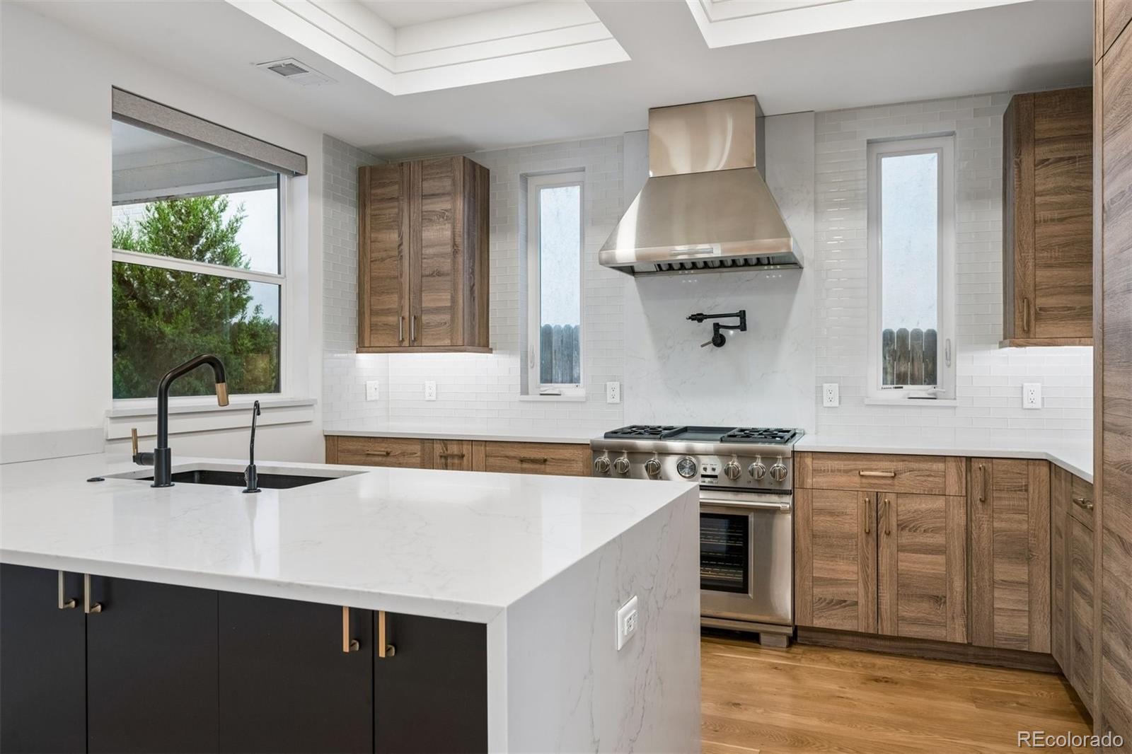 MLS Image #11 for 2227 n clarkson street,denver, Colorado