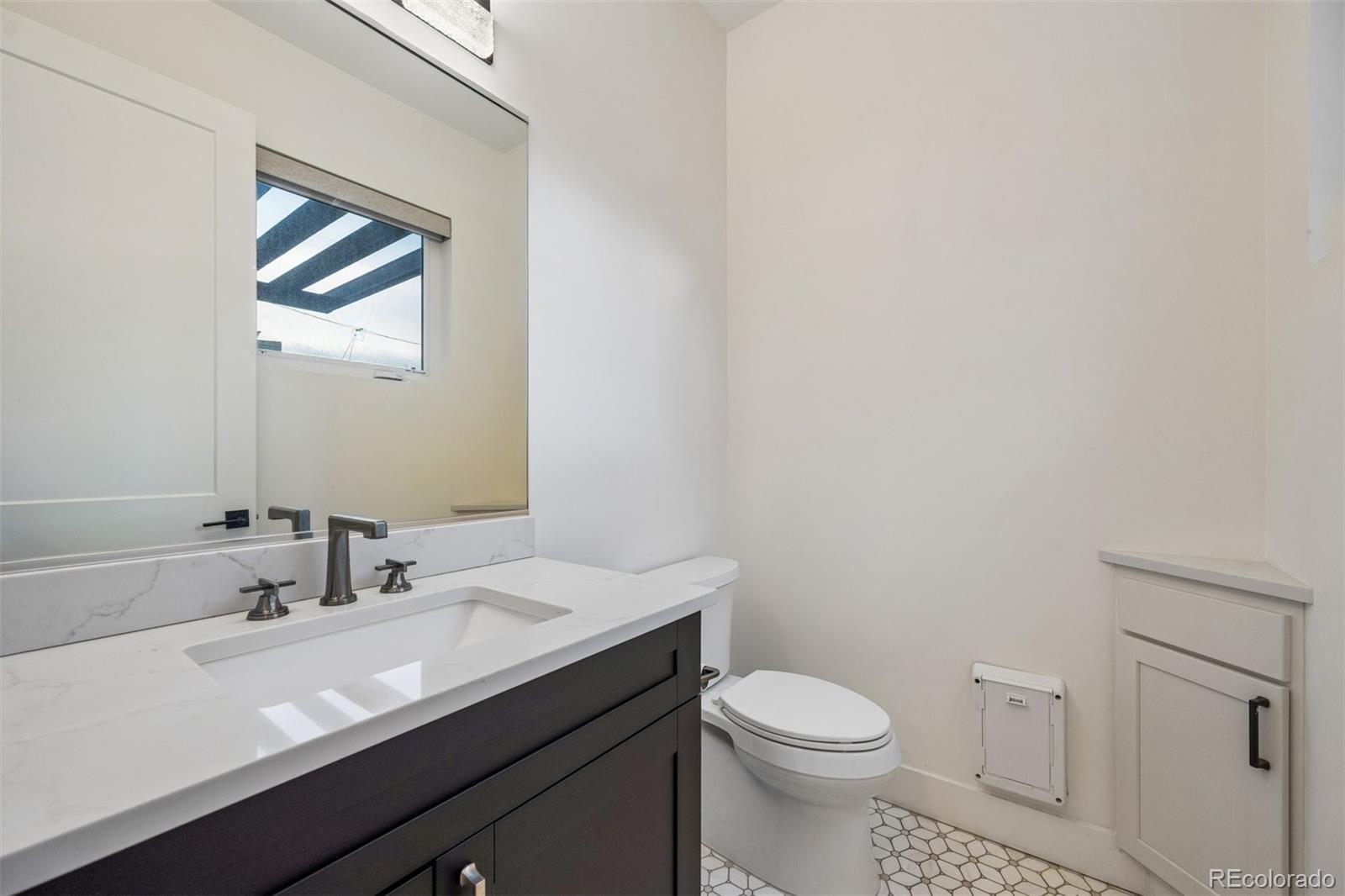 MLS Image #14 for 2227 n clarkson street,denver, Colorado