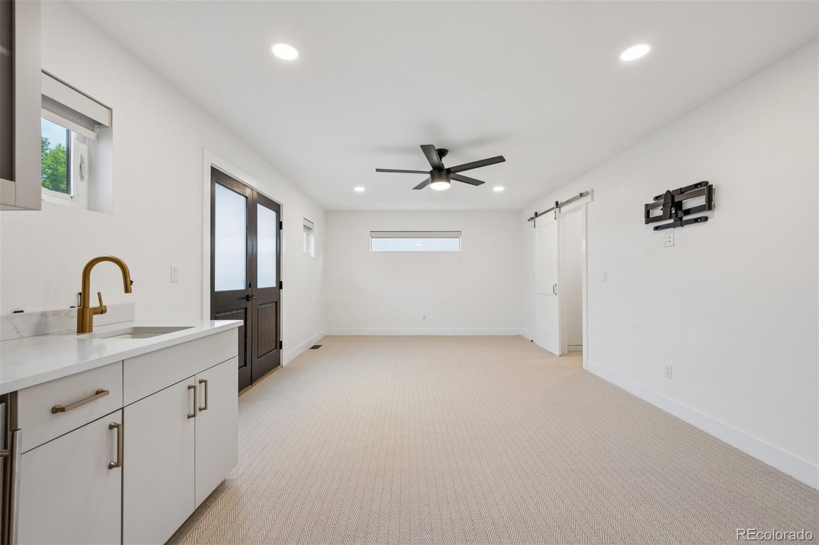 MLS Image #15 for 2227 n clarkson street,denver, Colorado
