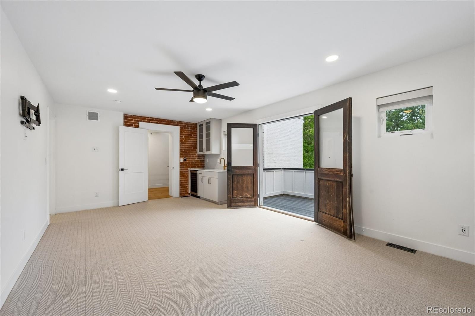 MLS Image #18 for 2227 n clarkson street,denver, Colorado