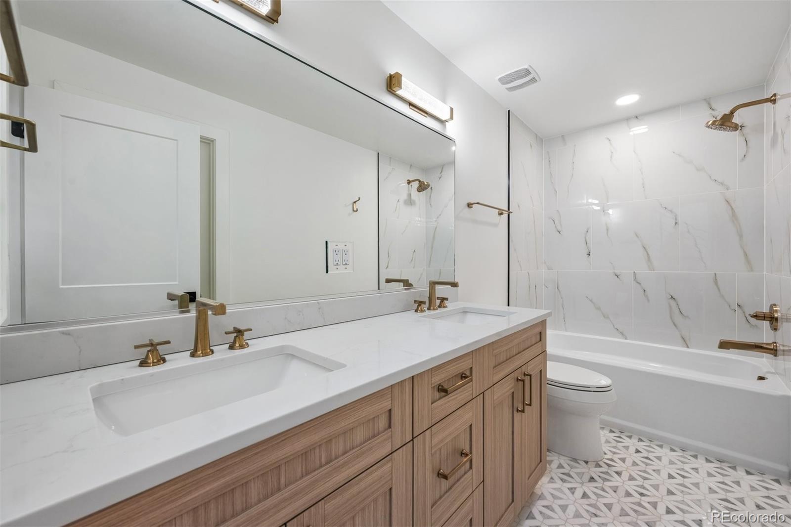 MLS Image #26 for 2227 n clarkson street,denver, Colorado