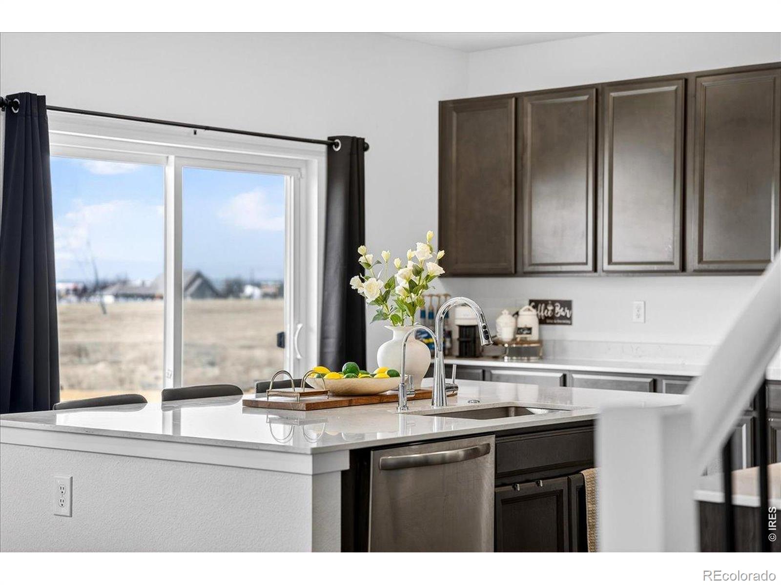 MLS Image #11 for 10271  tucson street,commerce city, Colorado